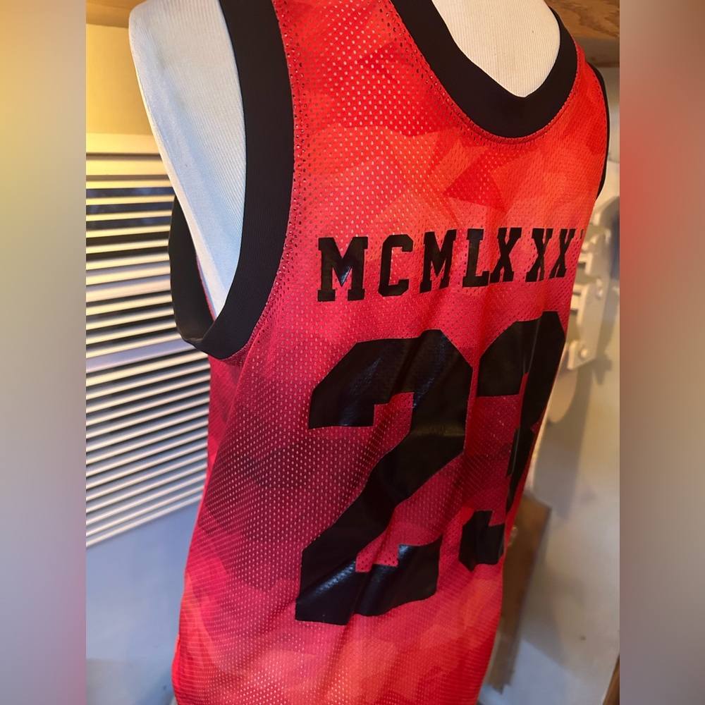 nwot Air Jordan MCMLXXXV #23 Jersey Tank - Picture 9 of 13